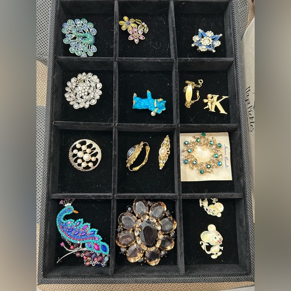 Preview Sun Aug 17 Brooches - Picture 4 of 7